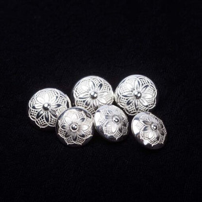 Gravert knapp - Hasla