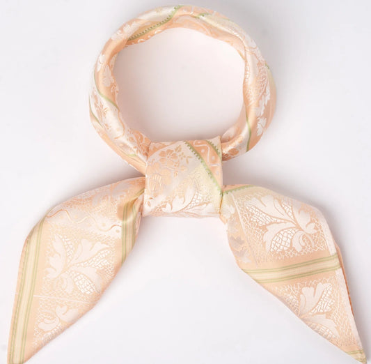 Silkeskjerf til bunad, Lise